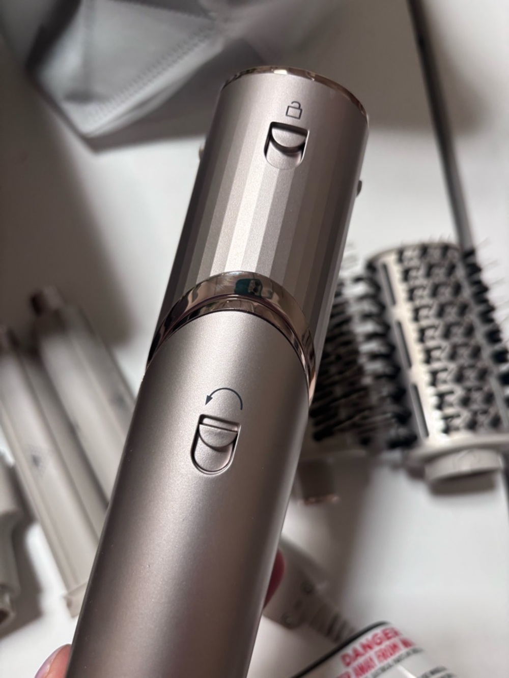 Shark FlexStyle Air Styling & Drying Tool with Brush Attachments - Picture 8 of 8
